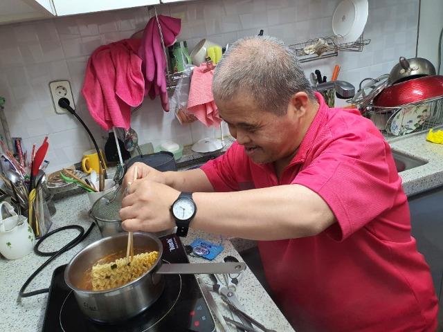 1023 장보기, 라면끓이기_2.jpg